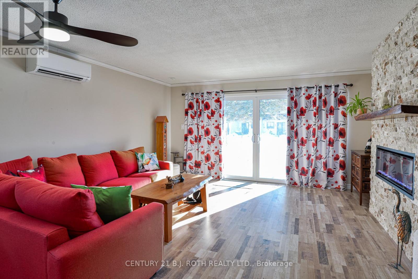 Unit 27 - 1 Paradise Boulevard S, Ramara, Ontario  L0K 1B0 - Photo 7 - S12983428