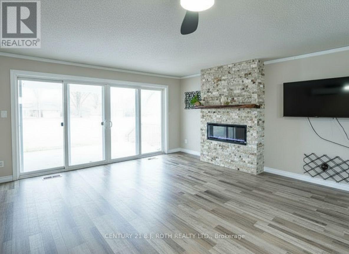 Unit 27 - 1 Paradise Boulevard S, Ramara, Ontario  L0K 1B0 - Photo 9 - S12983428