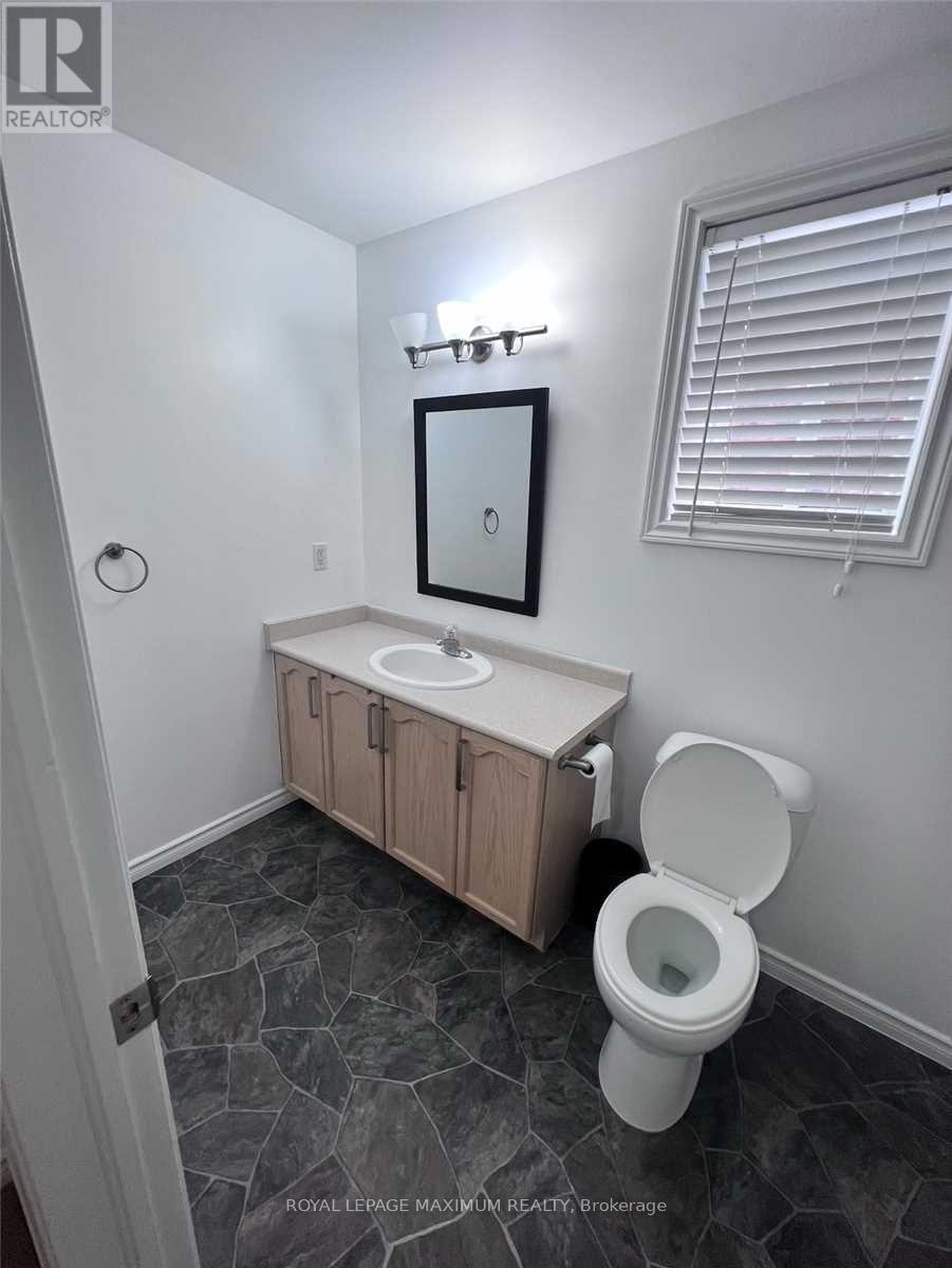 Bsmt - 82 Ambler, Barrie, Ontario  L4M 7A6 - Photo 10 - S13229102