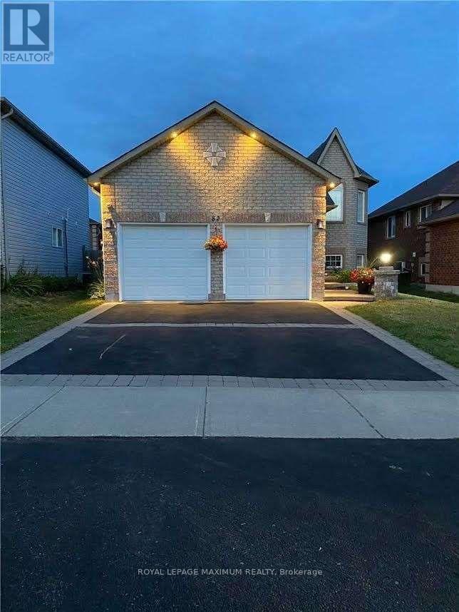 Bsmt - 82 Ambler, Barrie, Ontario  L4M 7A6 - Photo 2 - S13229102