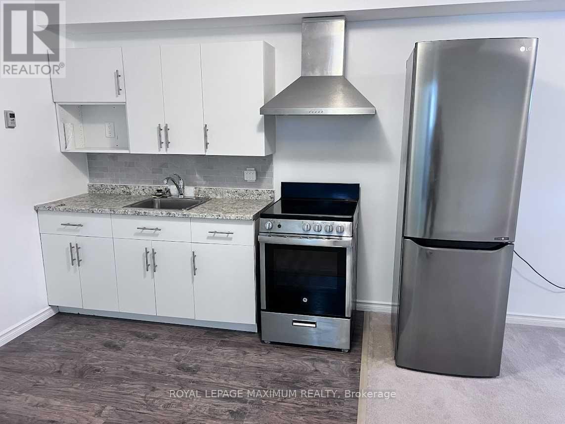 Bsmt - 82 Ambler, Barrie, Ontario  L4M 7A6 - Photo 3 - S13229102
