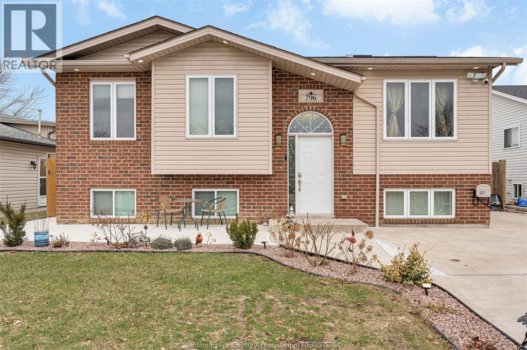 796 Richmond Street, Amherstburg, Ontario  N9V 4A3 - Photo 1 - 26012803