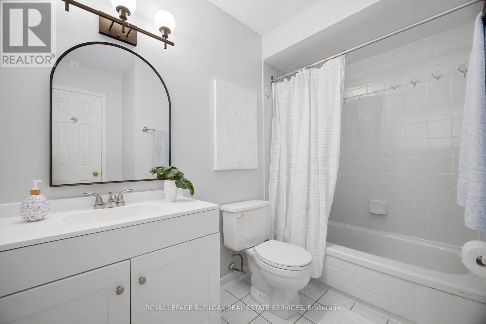 1122 Berkshire Court, Oakville, Ontario  L6M 2L6 - Photo 29 - W13229104