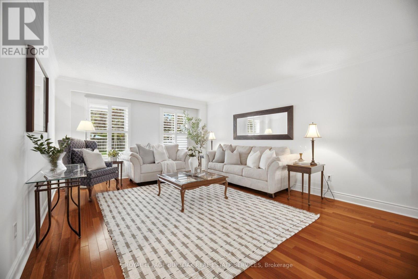 1122 Berkshire Court, Oakville, Ontario  L6M 2L6 - Photo 6 - W13229104