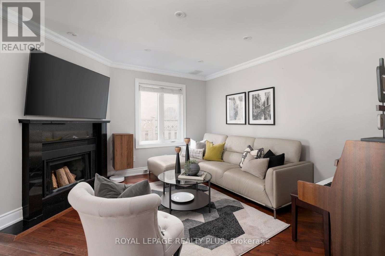 5229 Palomar Crescent, Mississauga, Ontario  L5R 2W8 - Photo 4 - W13229196