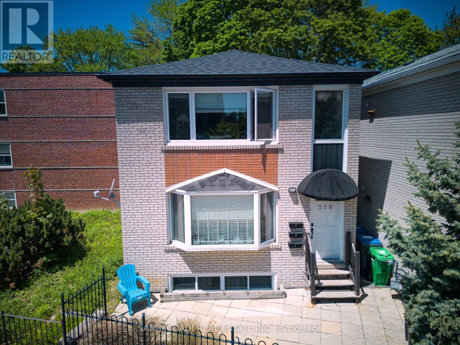 378 LAKESHORE ROAD W, Mississauga, Ontario