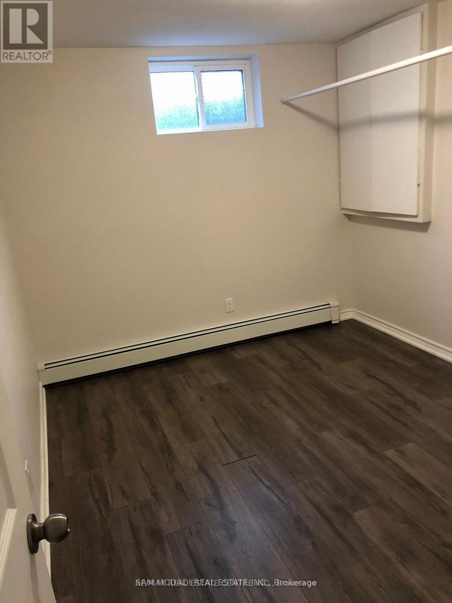 378 Lakeshore Road W, Mississauga, Ontario  L5H 1H5 - Photo 13 - W13229228