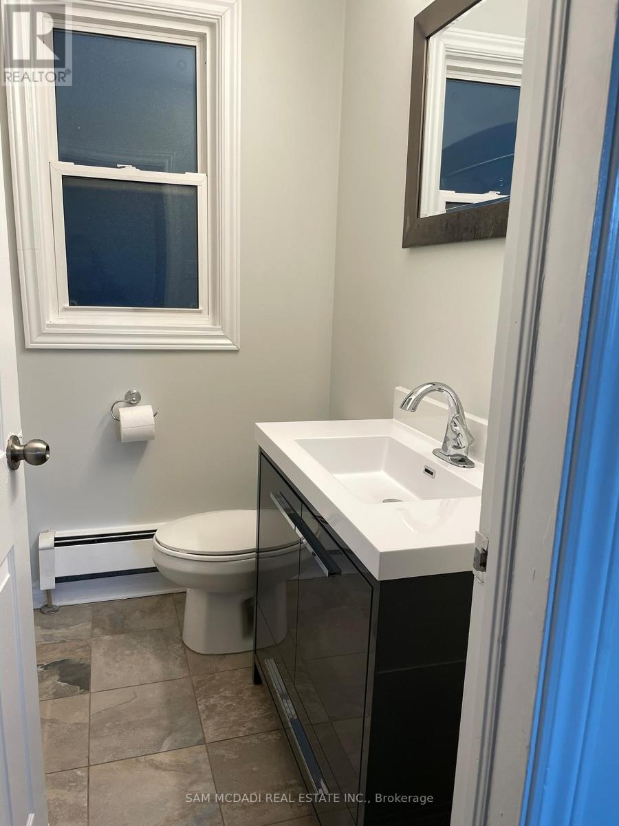 378 Lakeshore Road W, Mississauga, Ontario  L5H 1H5 - Photo 22 - W13229228