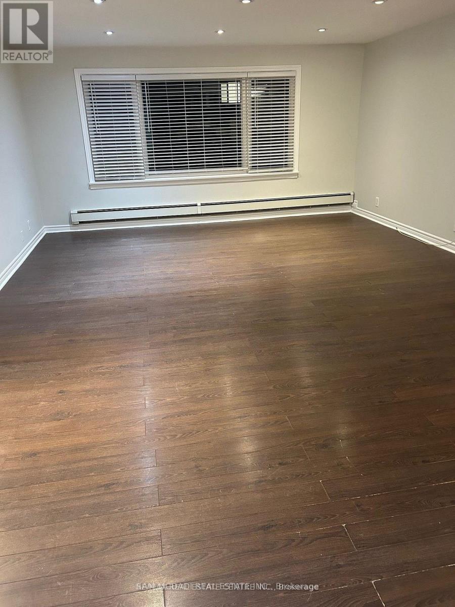 378 Lakeshore Road W, Mississauga, Ontario  L5H 1H5 - Photo 8 - W13229228
