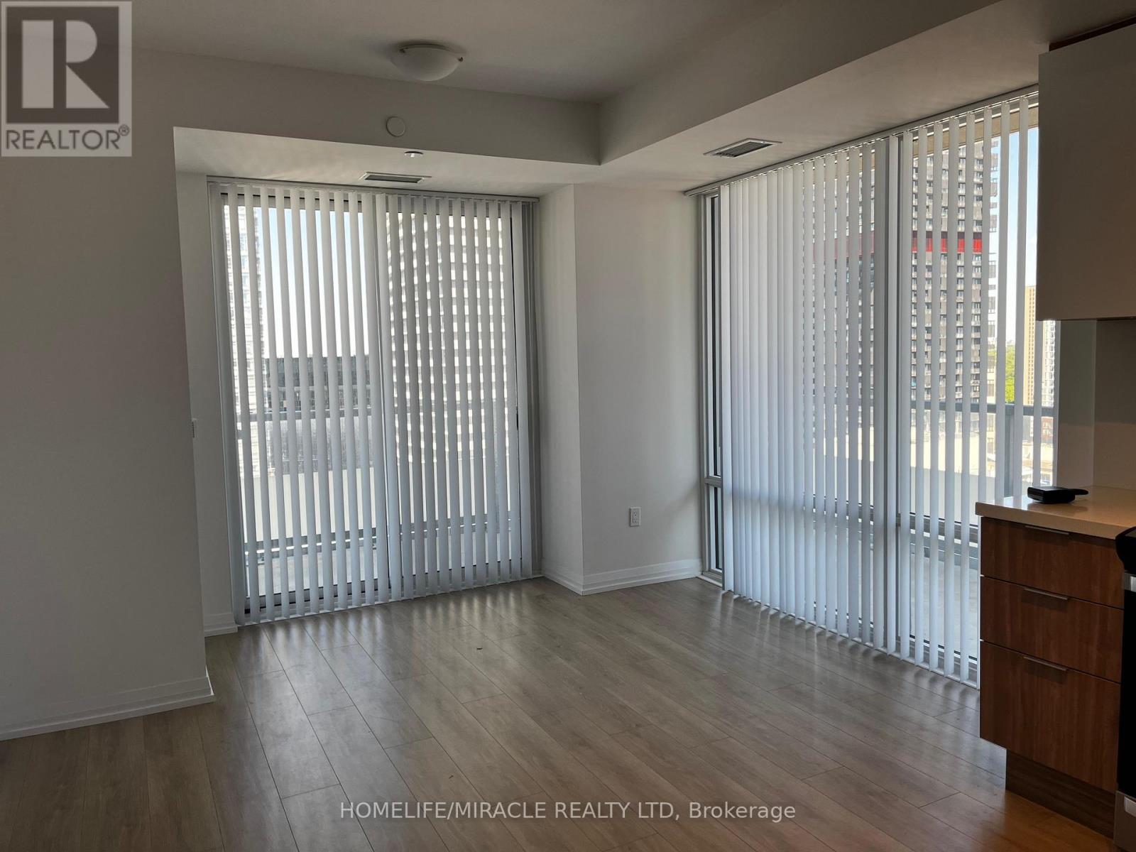2417 - 50 Dunfield Avenue, Toronto, Ontario  M4S 3A4 - Photo 10 - C13223478