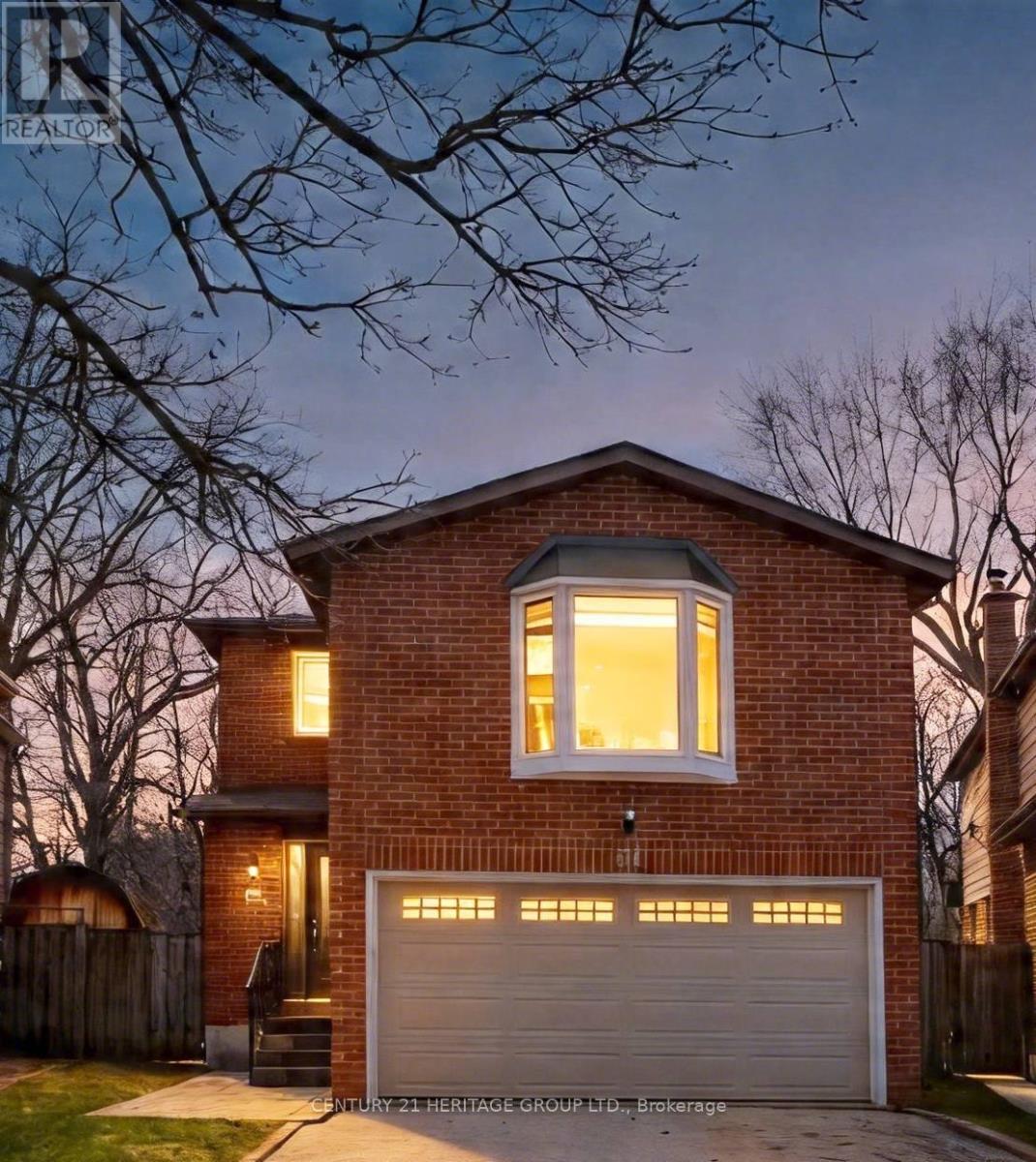 64 Coventry Court, Richmond Hill, Ontario  L4C 8B7 - Photo 2 - N13173932