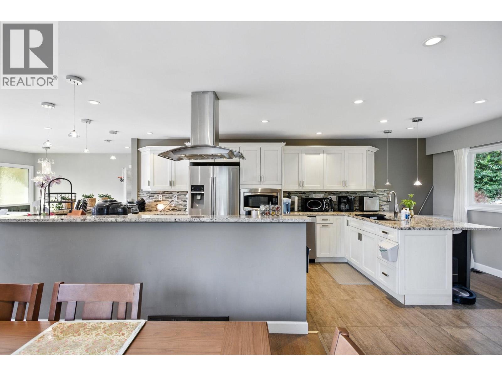 4938 Redonda Drive, North Vancouver, British Columbia  V7R 3J9 - Photo 9 - R3130838