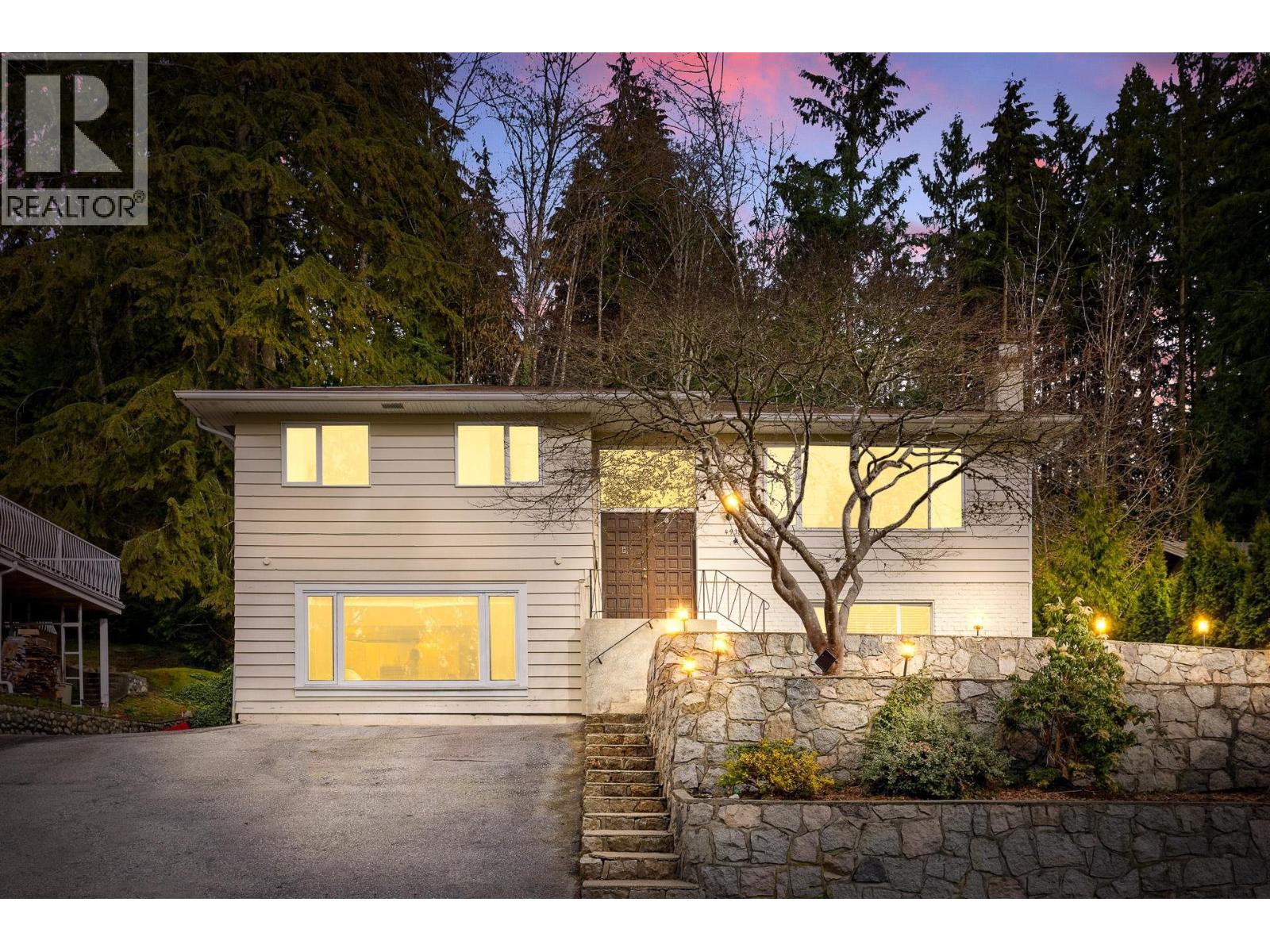 4938 Redonda Drive, North Vancouver, British Columbia  V7R 3J9 - Photo 31 - R3130838
