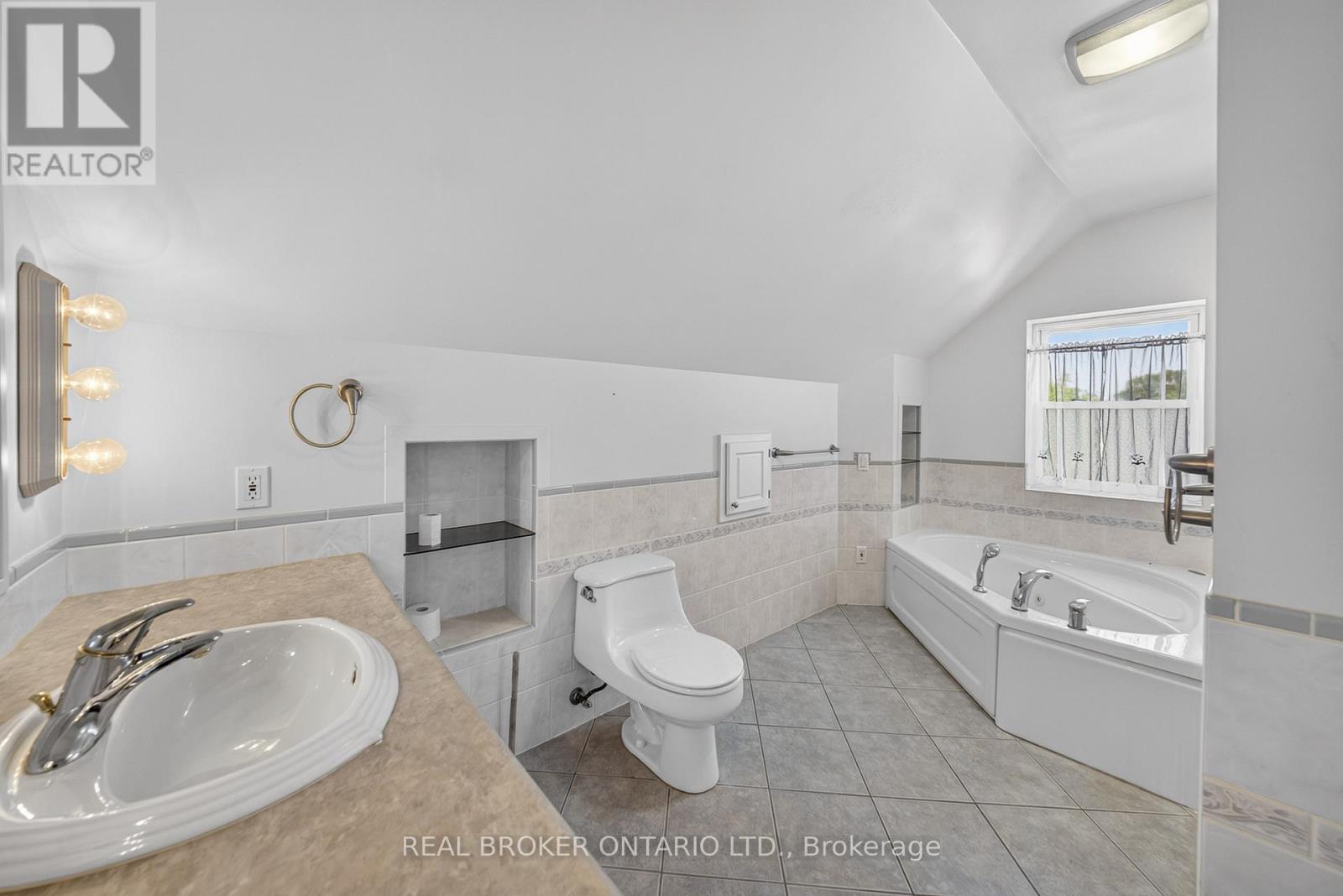 55 Merigold Street, St. Catharines, Ontario  L2S 2N6 - Photo 18 - X13229254