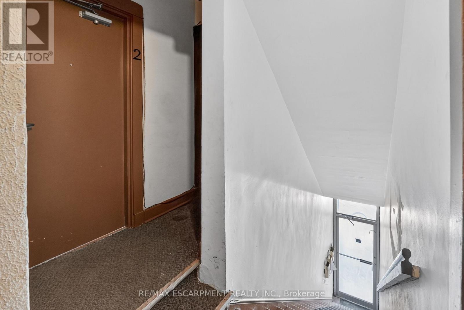 #2 - 13 Main Street W, Grimsby, Ontario  L3M 1R3 - Photo 2 - X13229268