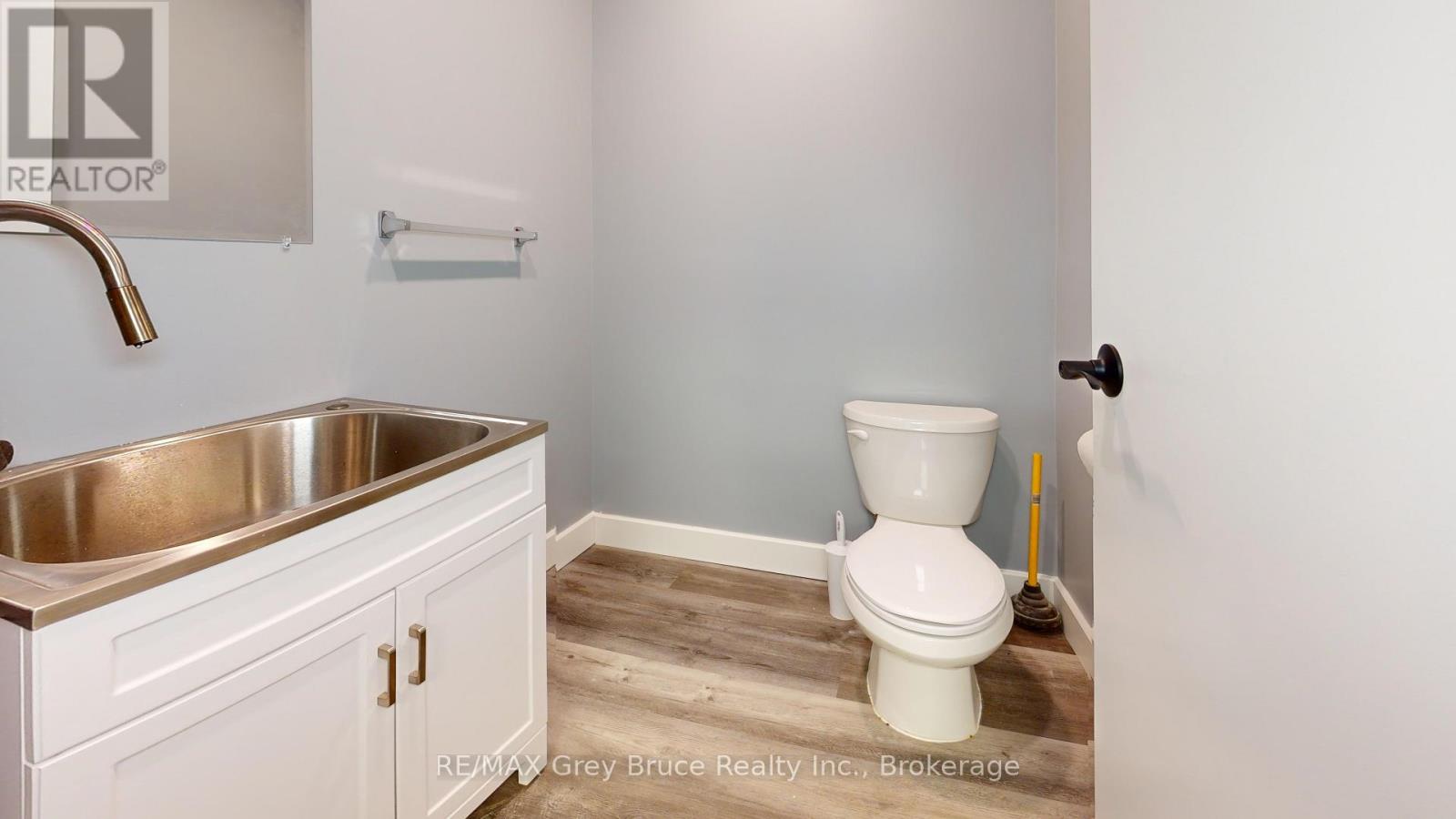 4 - 18 Yonge Street, Arran-Elderslie, Ontario  N0H 2N0 - Photo 9 - X12676312