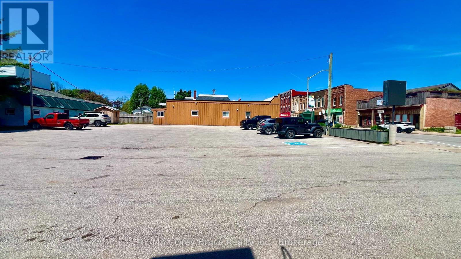4 - 18 Yonge Street, Arran-Elderslie, Ontario  N0H 2N0 - Photo 4 - X12676312
