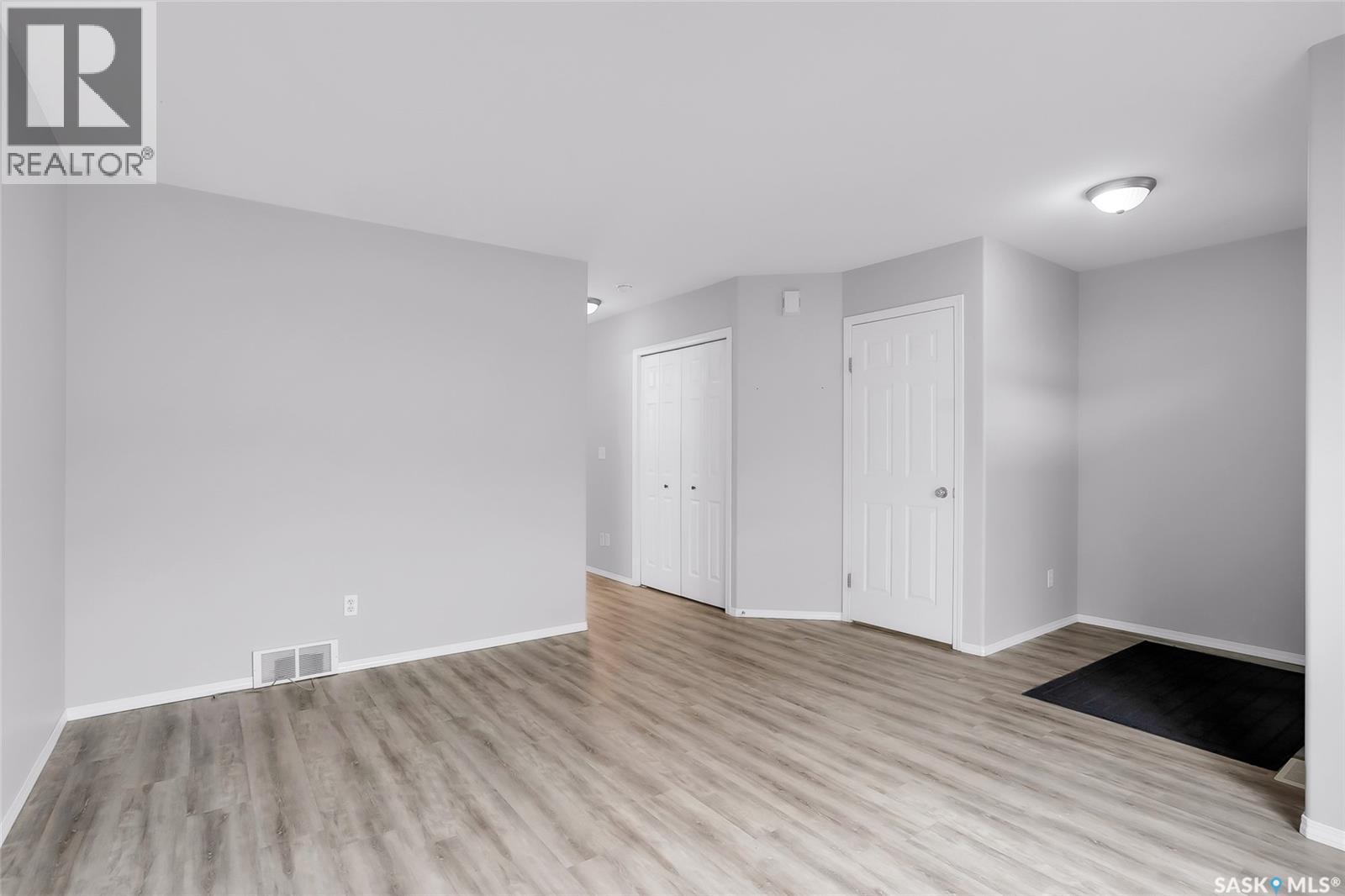 2 102 Pawlychenko Lane, Saskatoon, Saskatchewan  S7V 1G9 - Photo 5 - SK037936