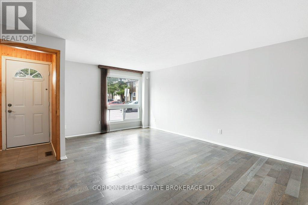 1562 Lassiter Terrace, Ottawa, Ontario  K1J 8N4 - Photo 7 - X13229372