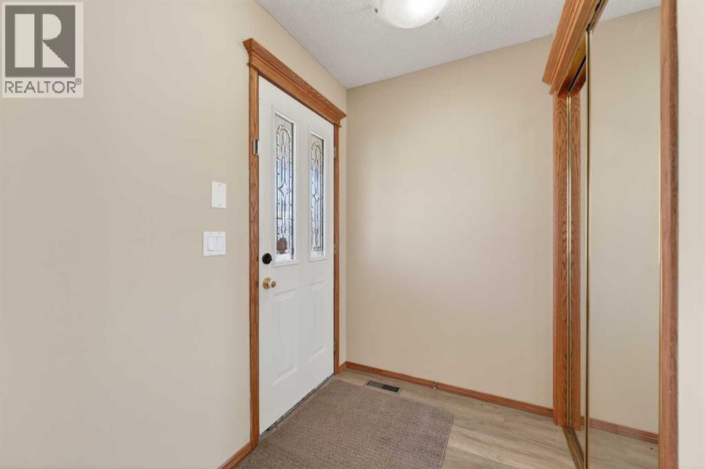 126 Evansmeade Crescent Nw, Calgary, Alberta  T3P 1B9 - Photo 4 - A2303857