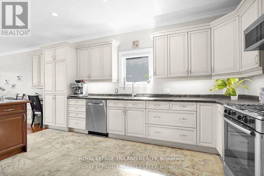 7119 Clayton Walk, London South, Ontario  N6P 1V3 - Photo 12 - X13229326