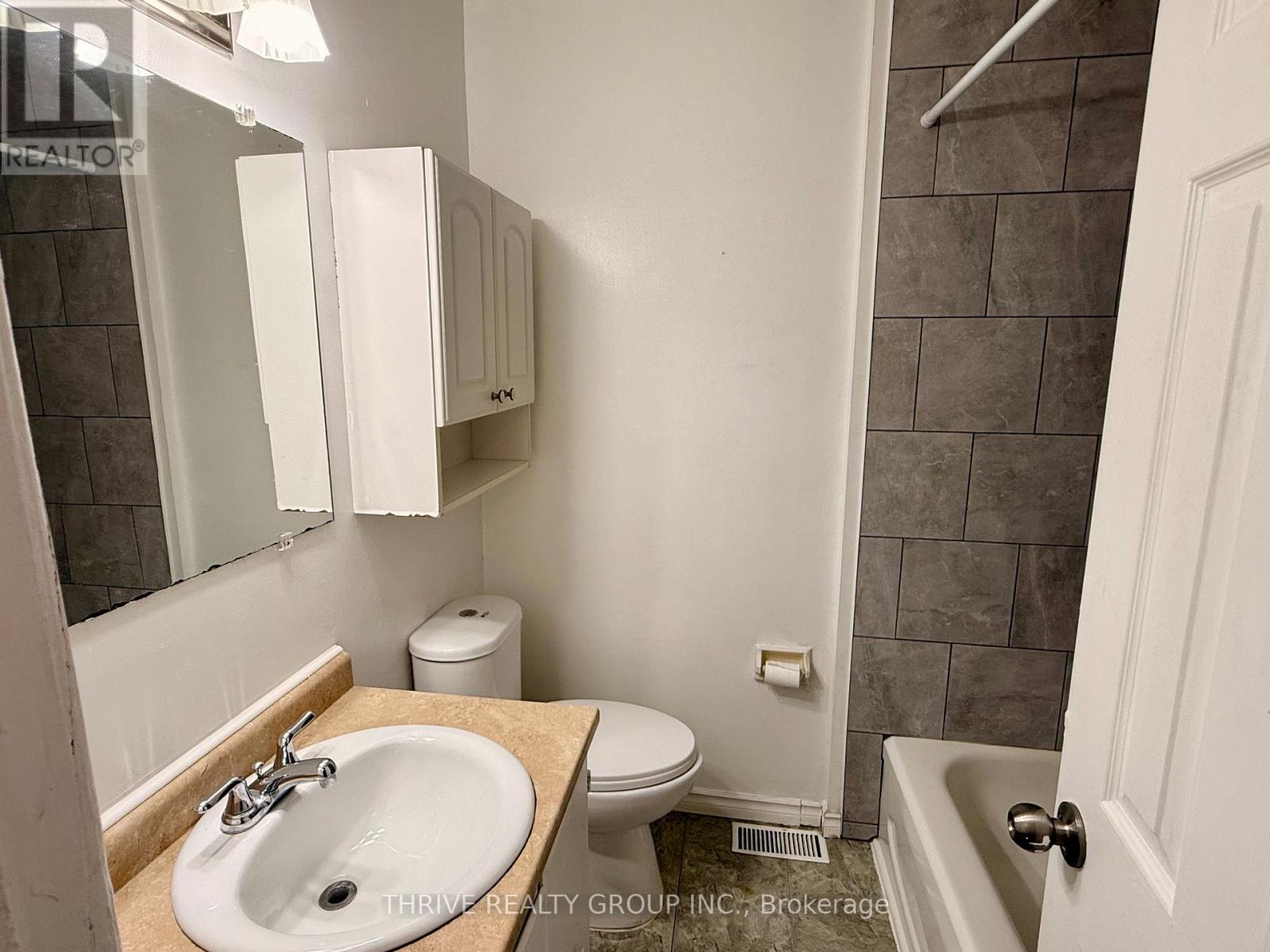 63 Toulon Crescent, London East, Ontario  N5V 1J4 - Photo 5 - X13229428