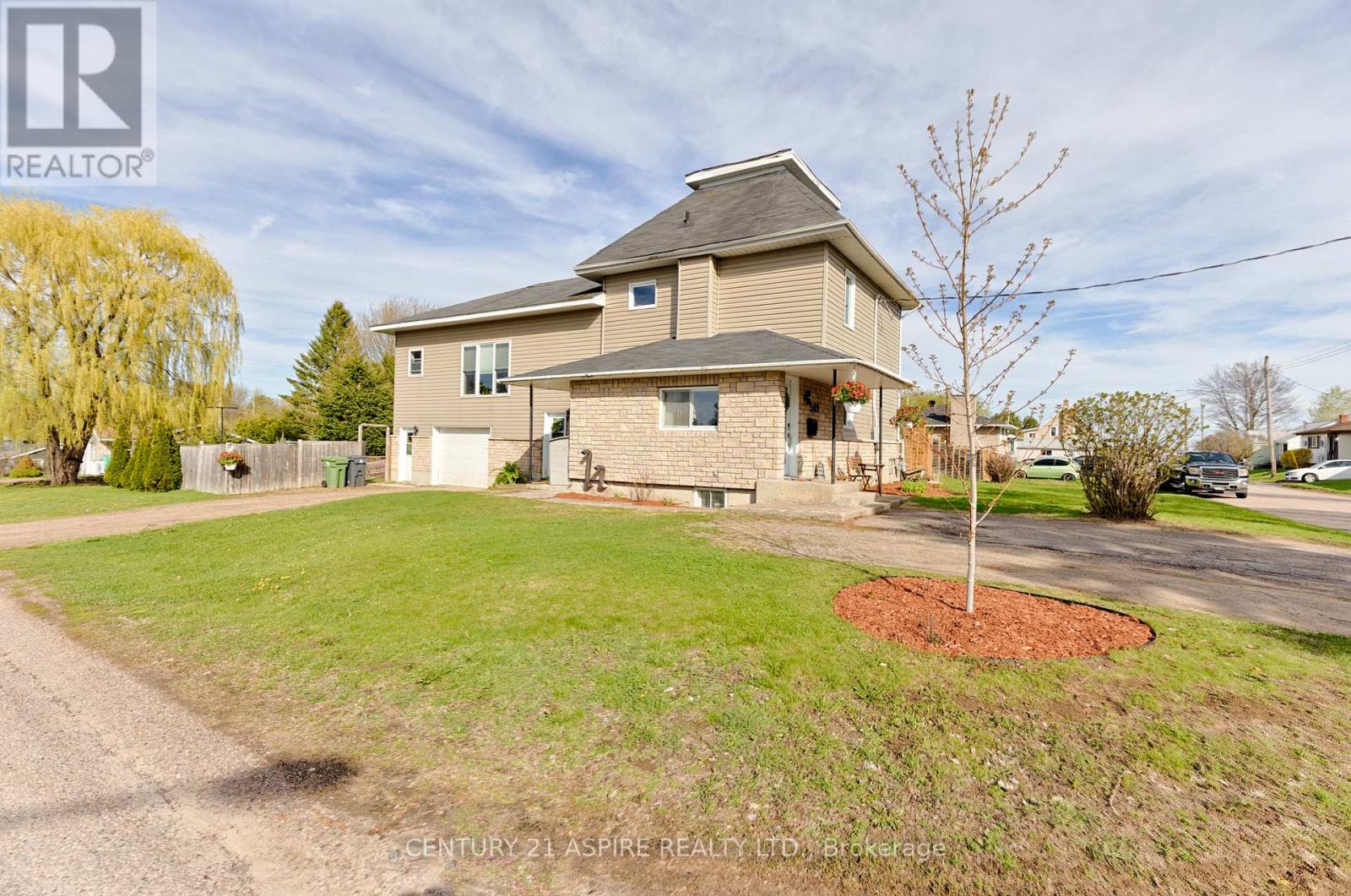 509 Roy Street E, Laurentian Valley, Ontario  K8A 6R1 - Photo 4 - X13229470