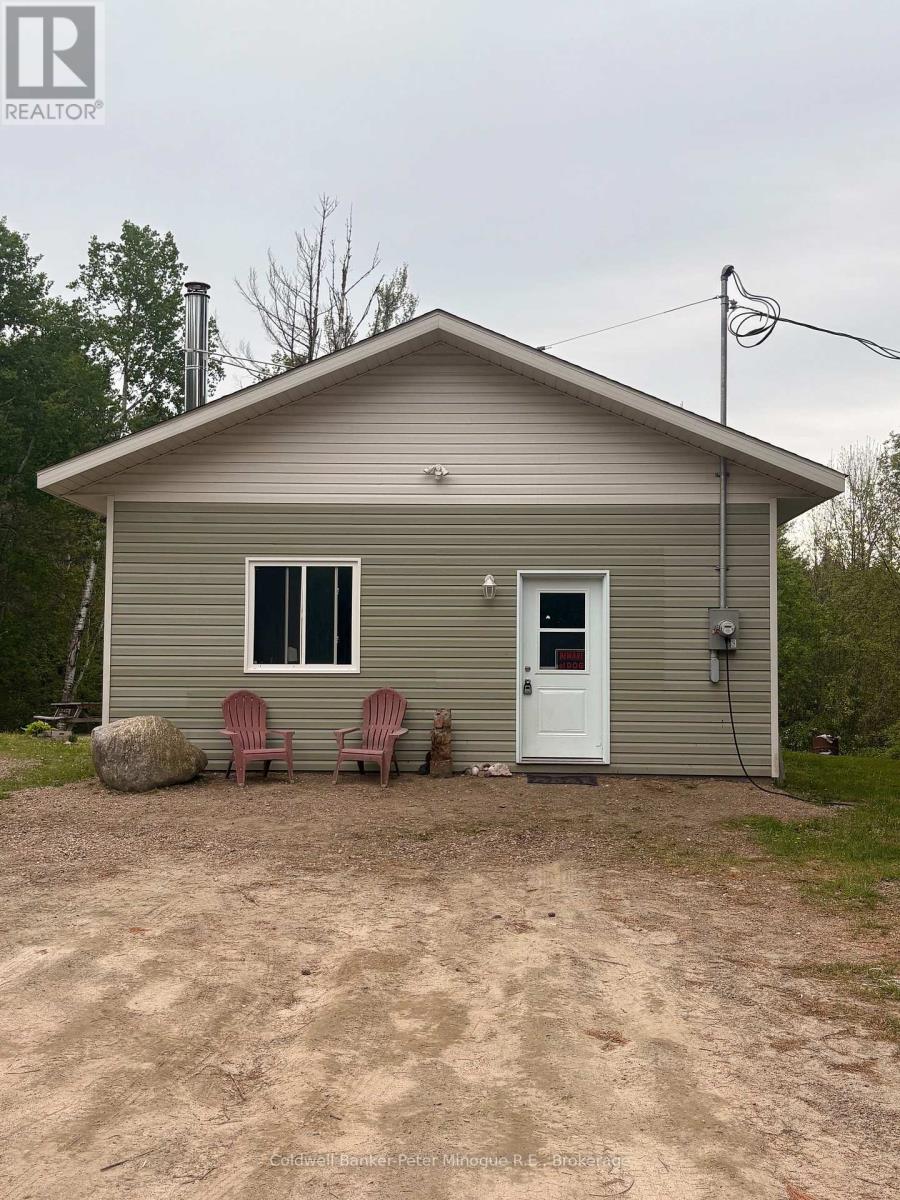 682 Donald Street, Papineau-Cameron, Ontario  P0H 1V0 - Photo 3 - X12934730