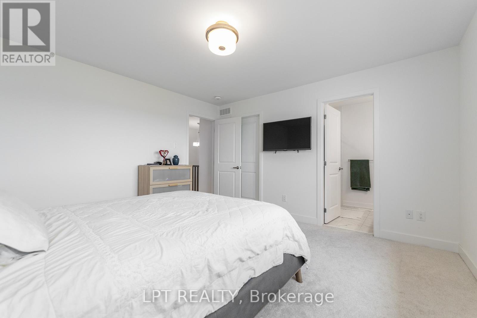 557 Tahoe Heights, Ottawa, Ontario K1T 0X4 - Photo 20 - X13229308