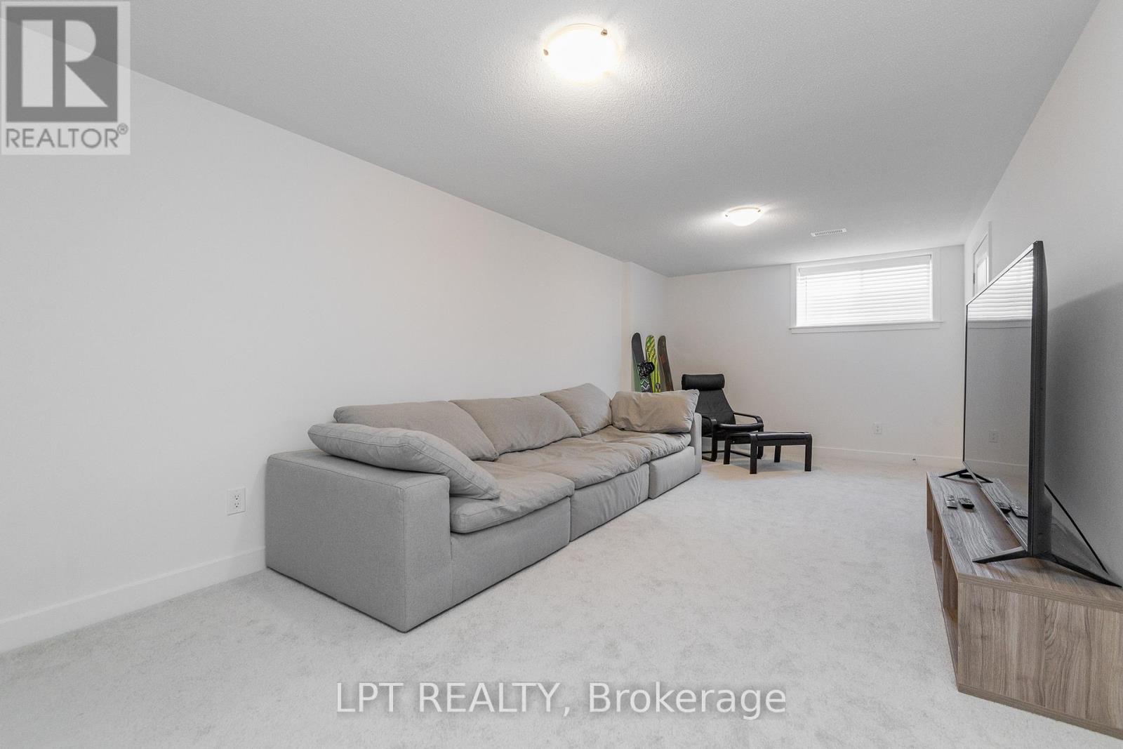 557 Tahoe Heights, Ottawa, Ontario K1T 0X4 - Photo 29 - X13229308