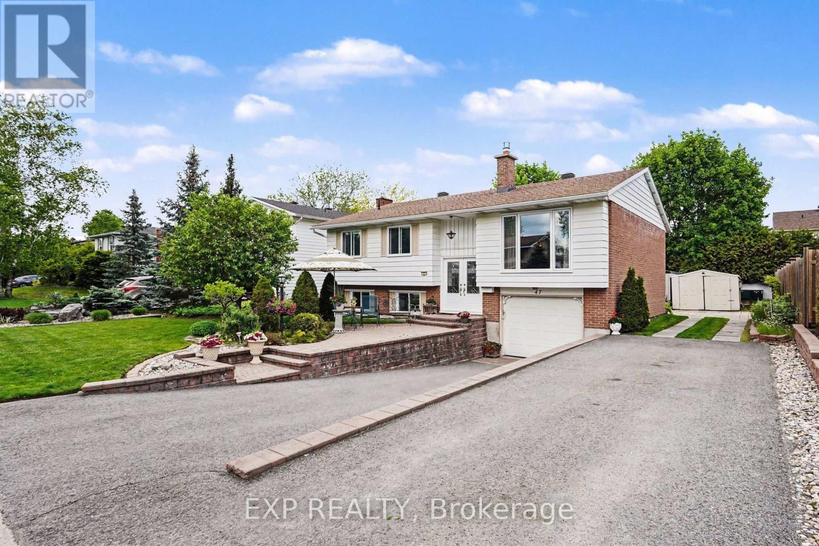 47 Langholm Crescent, Ottawa, Ontario  K2J 2H1 - Photo 2 - X13229512