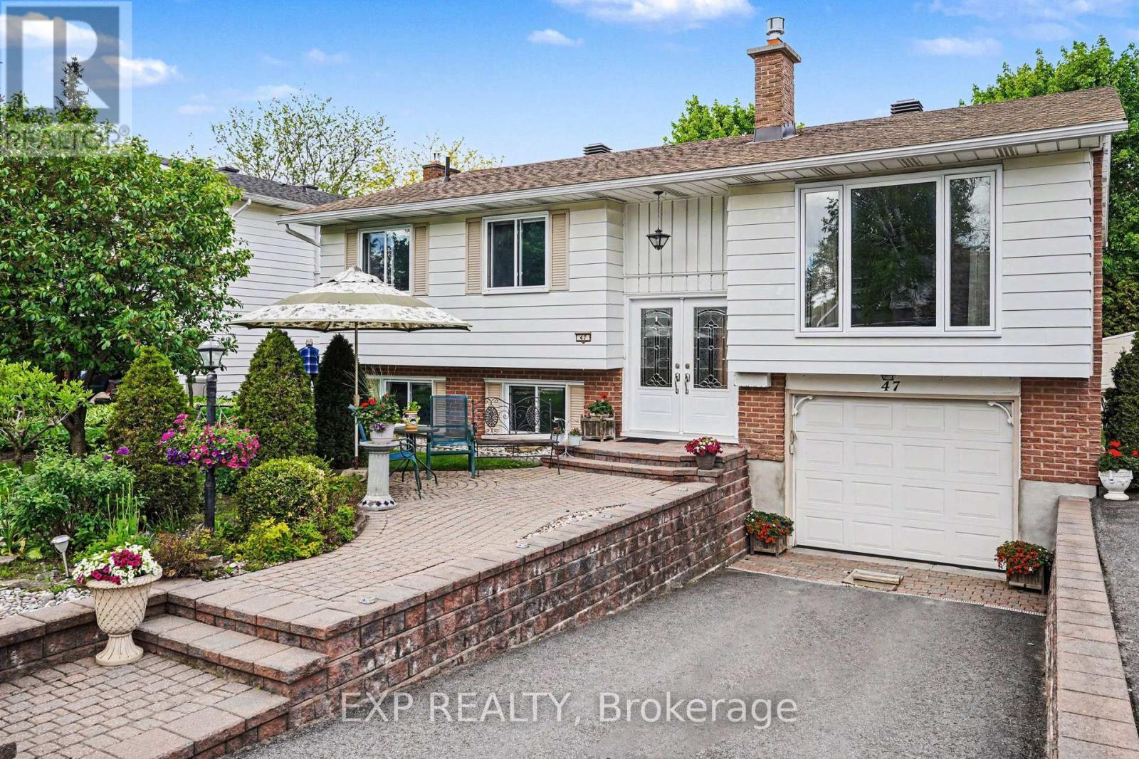 47 Langholm Crescent, Ottawa, Ontario  K2J 2H1 - Photo 3 - X13229512