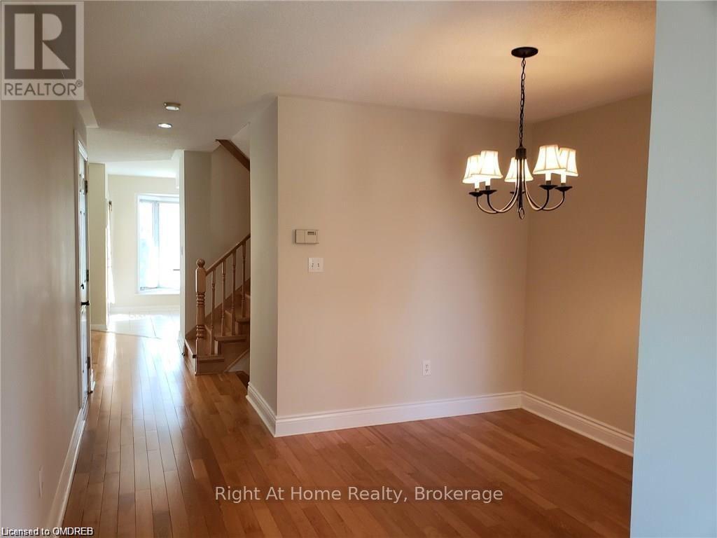 2467 Carberry Way, Oakville, Ontario  L6M 4S5 - Photo 7 - W13229350