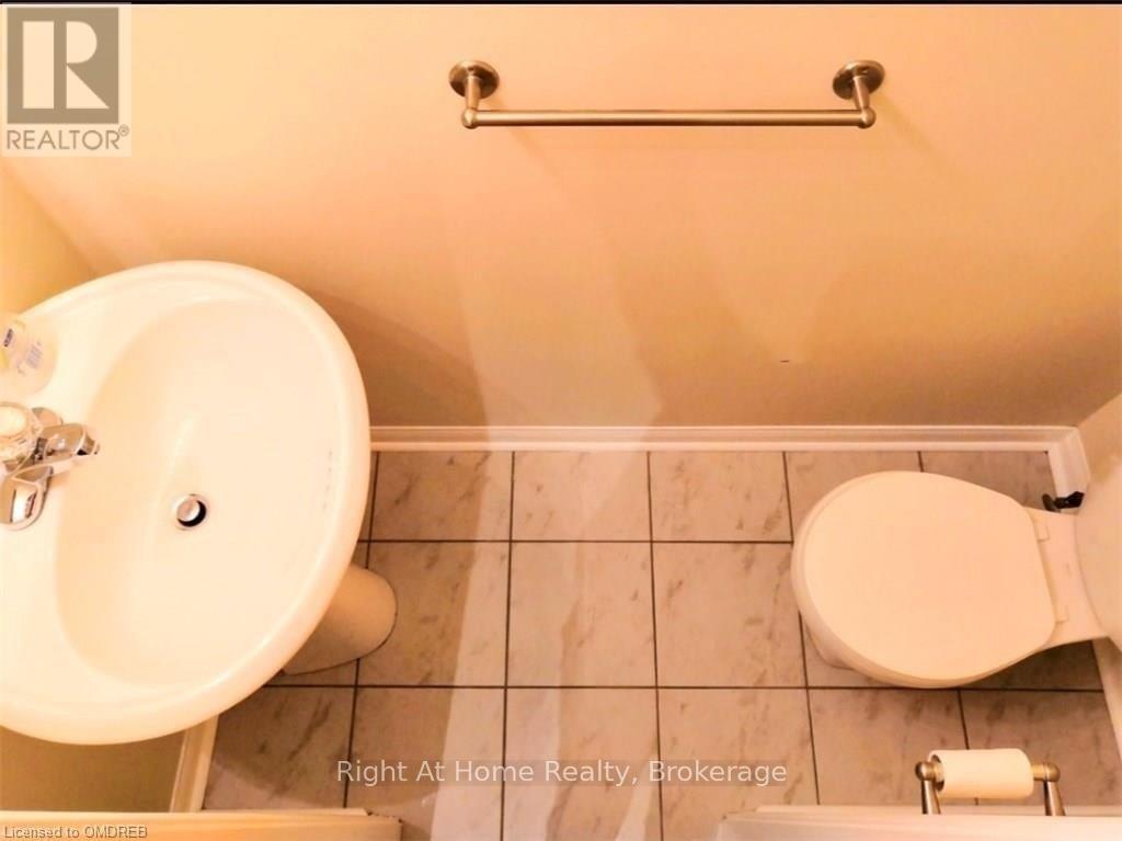 2467 Carberry Way, Oakville, Ontario  L6M 4S5 - Photo 9 - W13229350