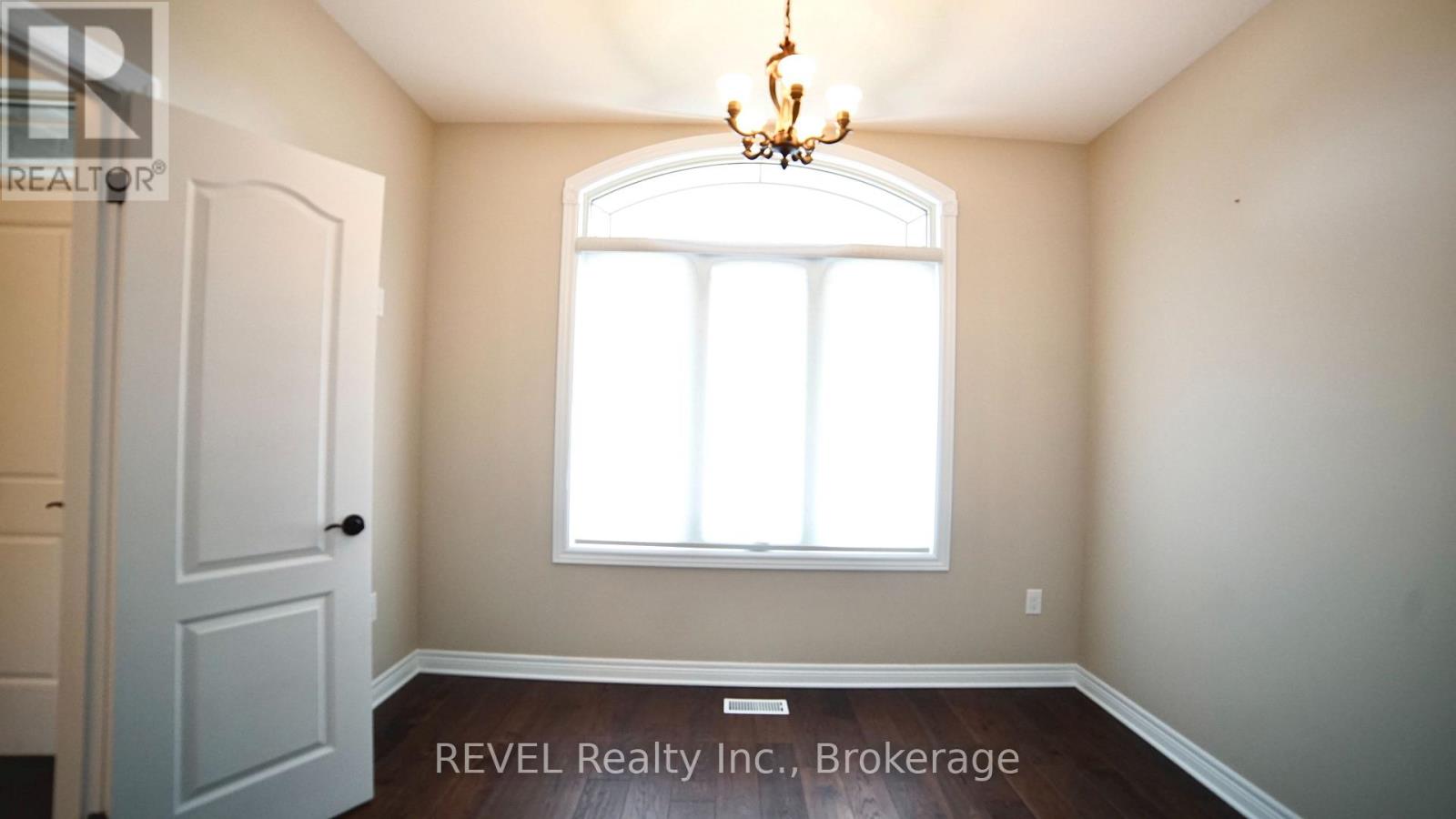 7135 Optimist Lane, Niagara Falls, Ontario  L2E 0B2 - Photo 4 - X13229354