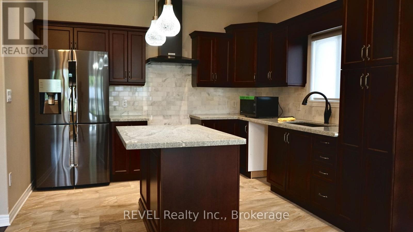 7135 Optimist Lane, Niagara Falls, Ontario  L2E 0B2 - Photo 5 - X13229354