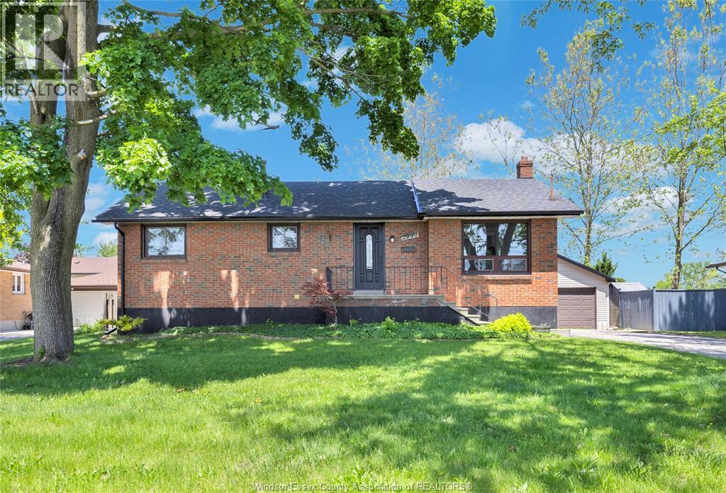 2440 COUSINEAU, LaSalle, Ontario