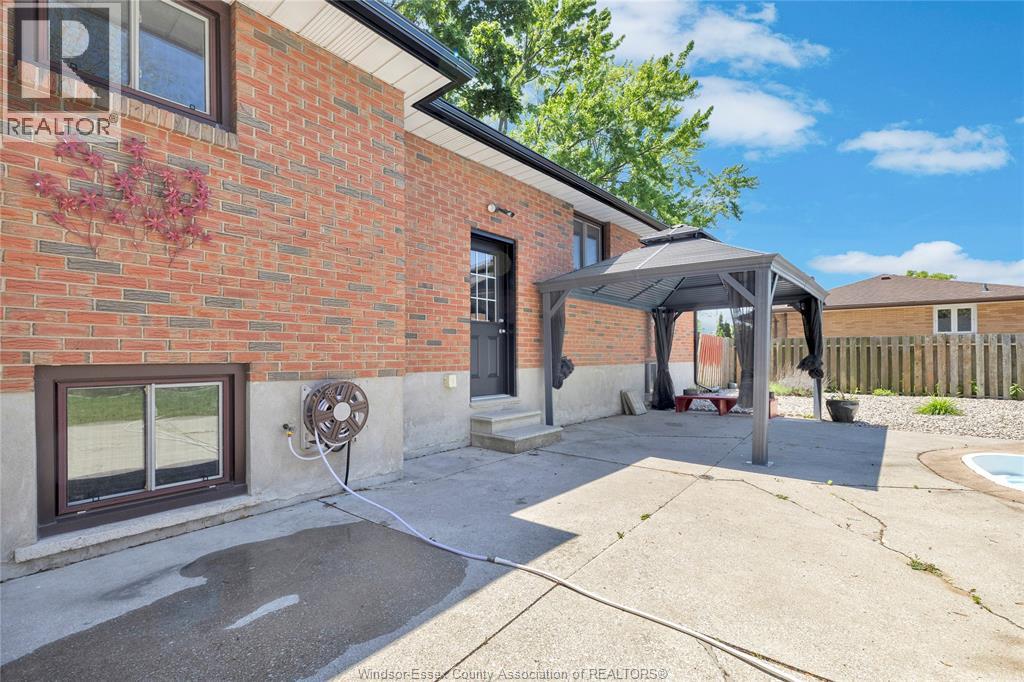 2440 Cousineau, Lasalle, Ontario  N9H 1C1 - Photo 26 - 26012852