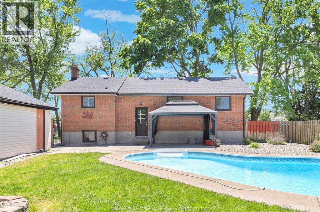 2440 Cousineau, Lasalle, Ontario  N9H 1C1 - Photo 27 - 26012852