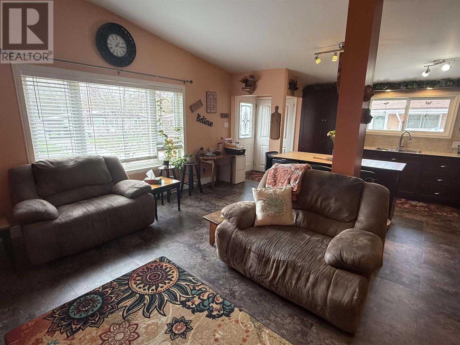 82b Axmith Ave, Elliot Lake, Ontario  P5A 1B8 - Photo 18 - SM261187
