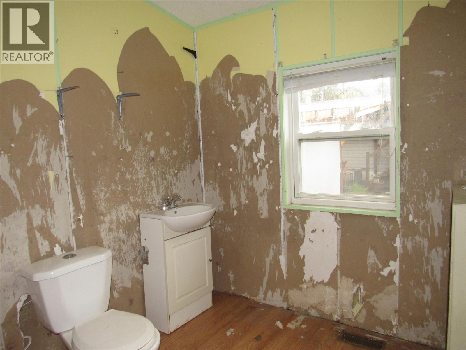 500 16th Avenue Unit# 13, Genelle, British Columbia V0G 1G0 - Photo 2 - 10383348
