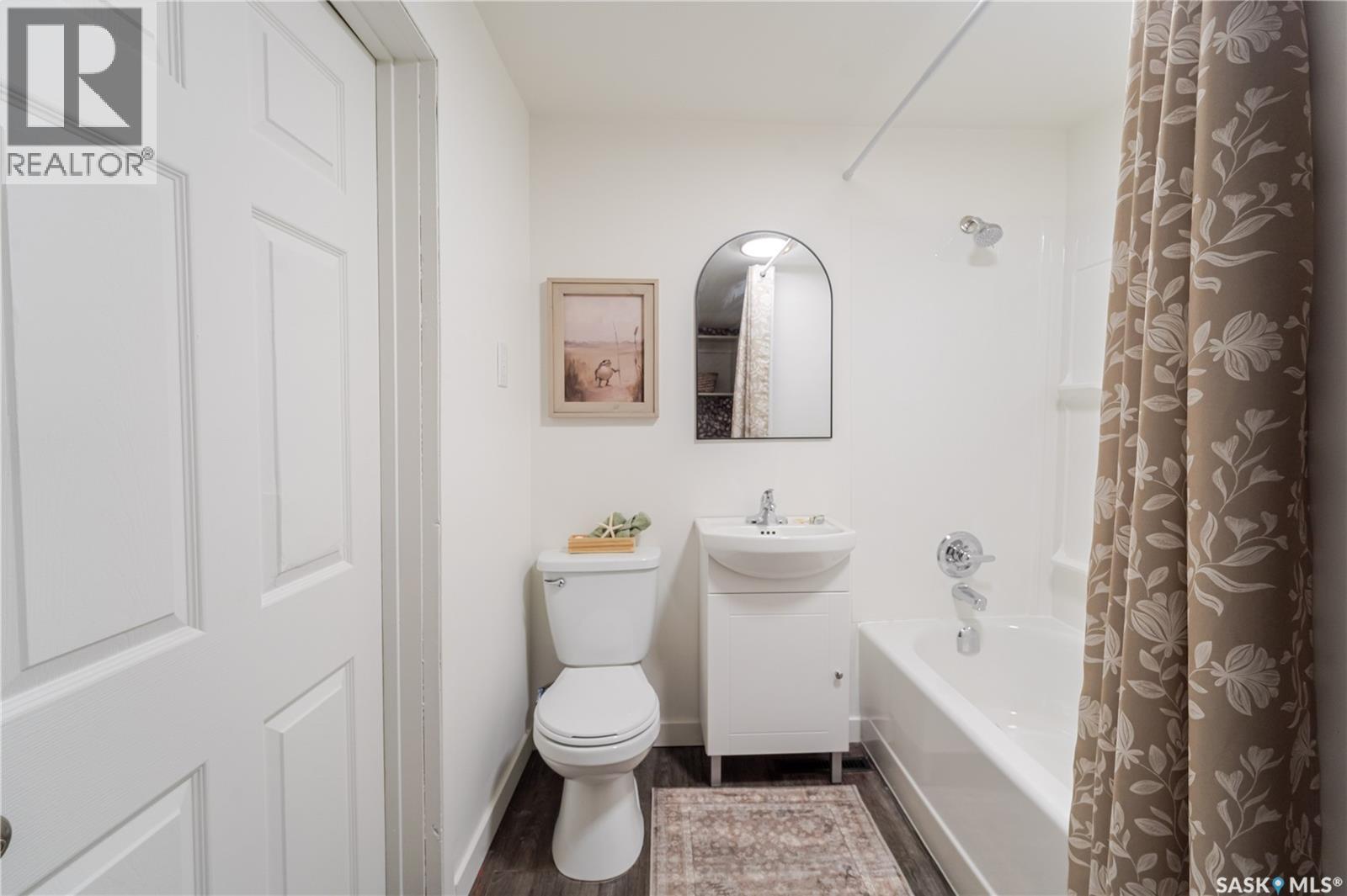 1102 Iroquois Street W, Moose Jaw, Saskatchewan  S6H 5B9 - Photo 10 - SK037949