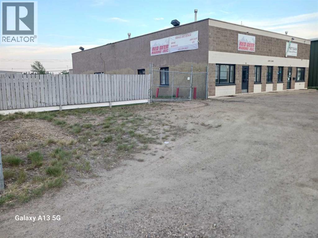 6789 52 Avenue, Red Deer, Alberta  T4N 4K8 - Photo 4 - A2315291