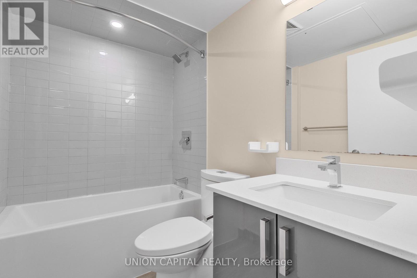 1014 - 38 Monte Kwinter Court, Toronto, Ontario  M4P 1E4 - Photo 15 - C13229360