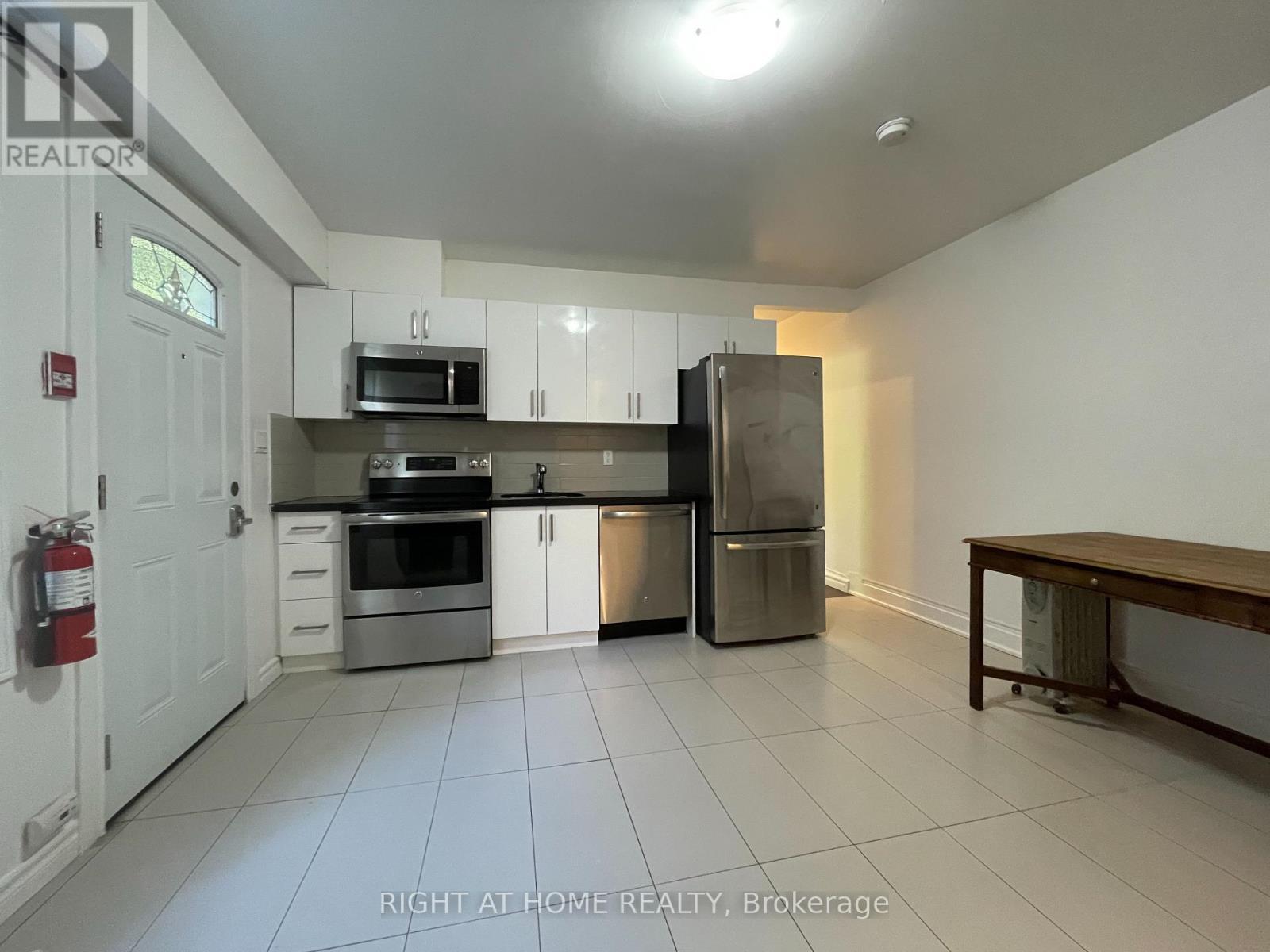 1 - 95 D'ARCY STREET, Toronto, Ontario