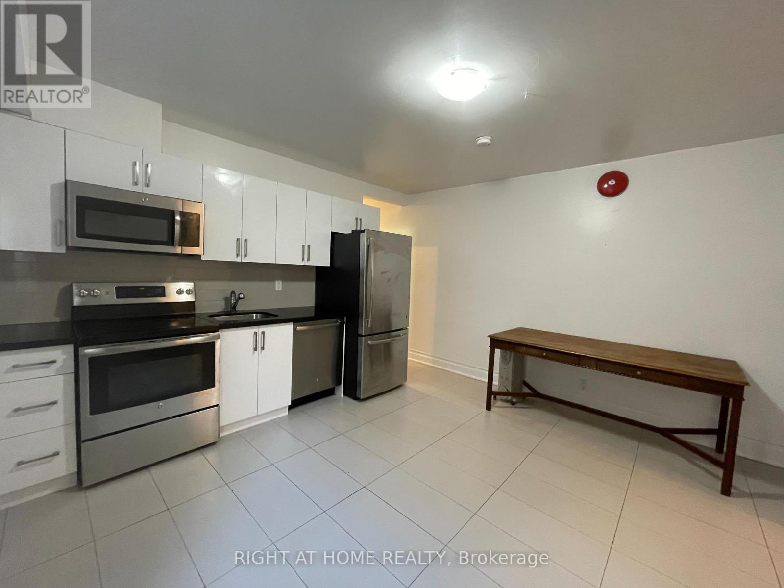 1 - 95 D'arcy Street, Toronto, Ontario  M5T 1J9 - Photo 2 - C13229528