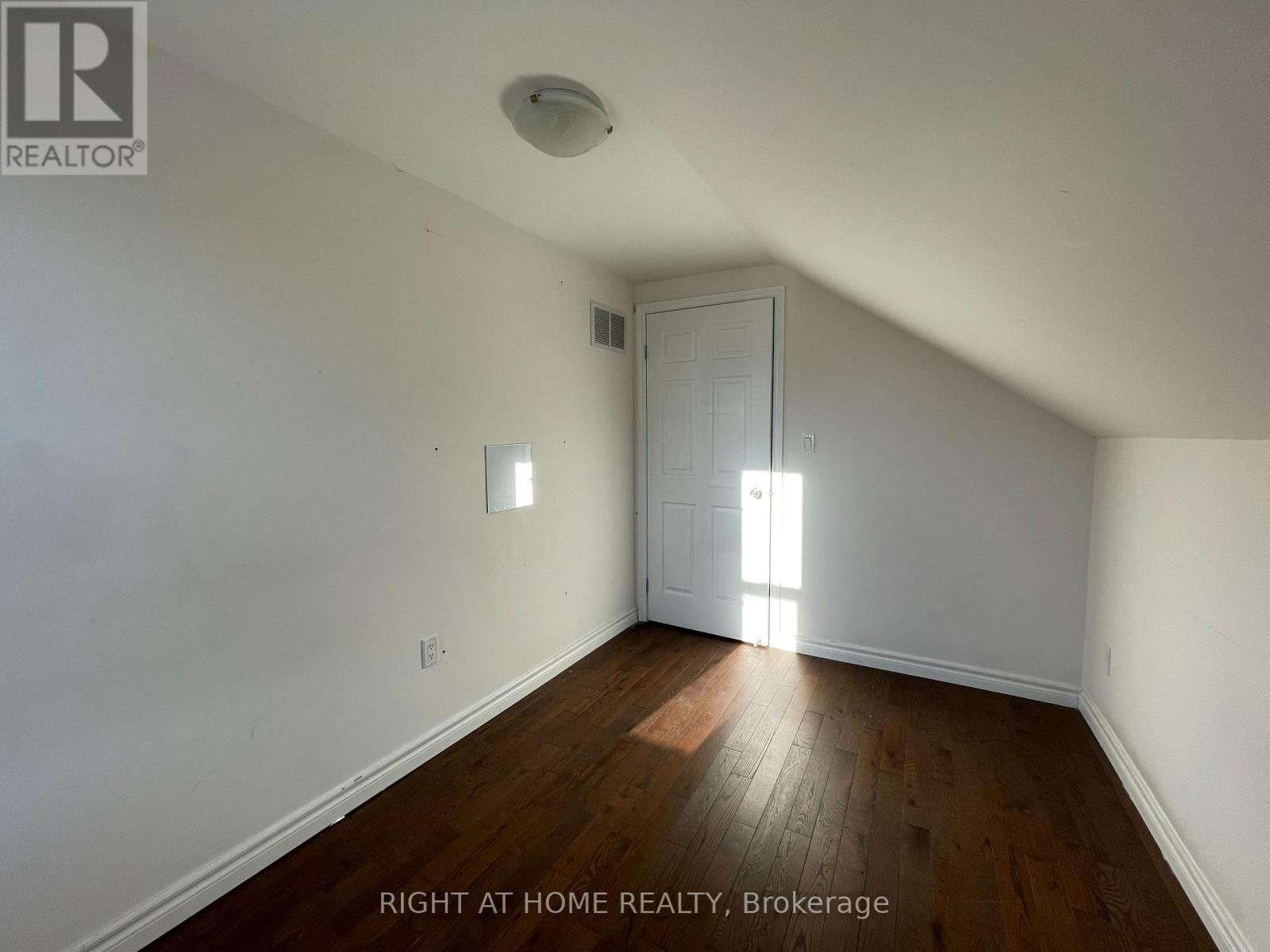2 - 97 D'arcy Street, Toronto, Ontario  M5T 1J9 - Photo 12 - C13229576
