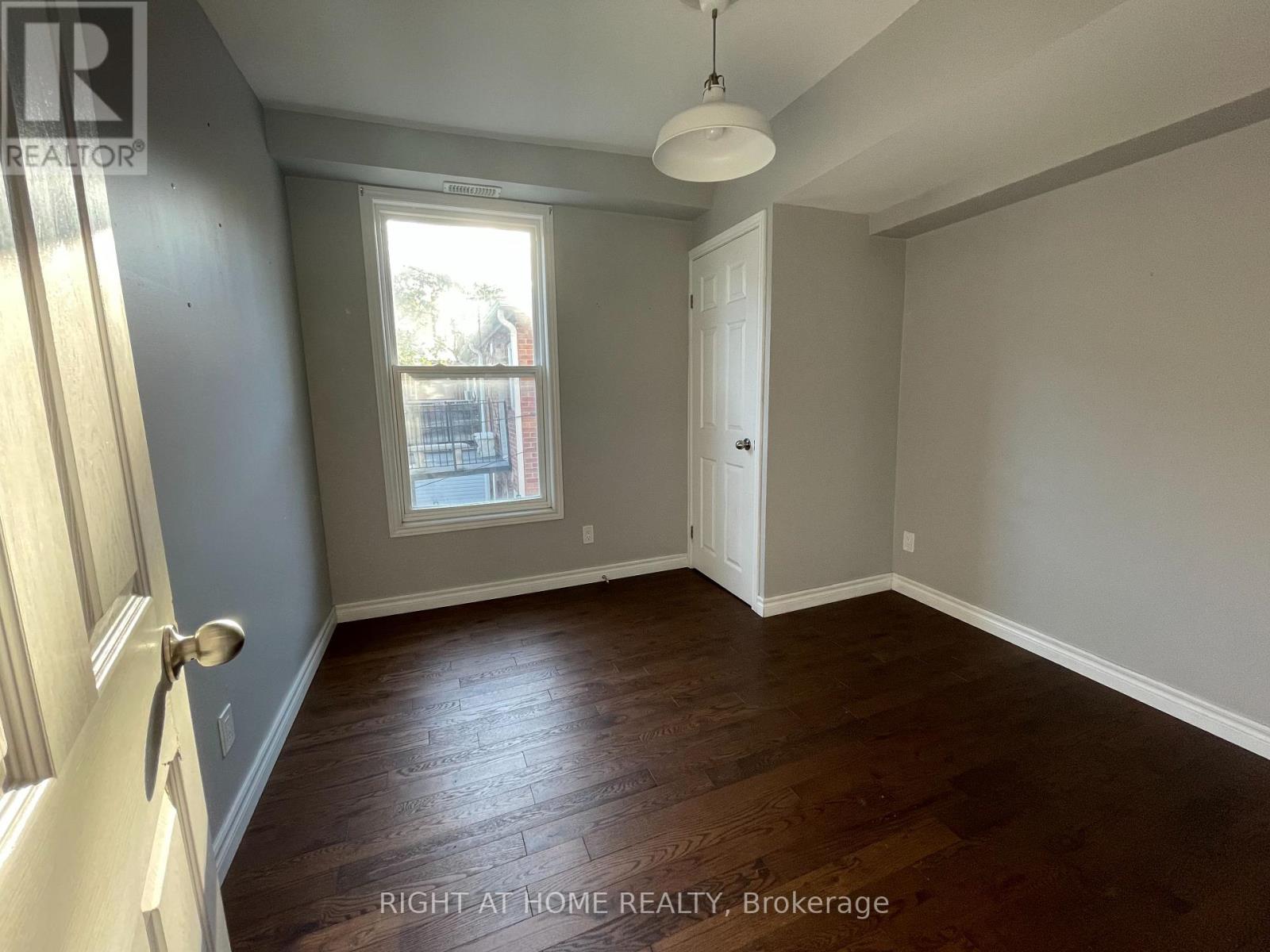 2 - 97 D'arcy Street, Toronto, Ontario  M5T 1J9 - Photo 5 - C13229576