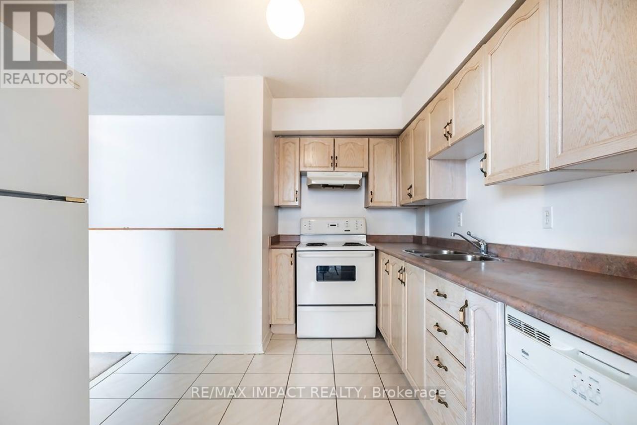 412 - 454 Centre Street, Oshawa, Ontario  L1H 4C2 - Photo 5 - E13229486