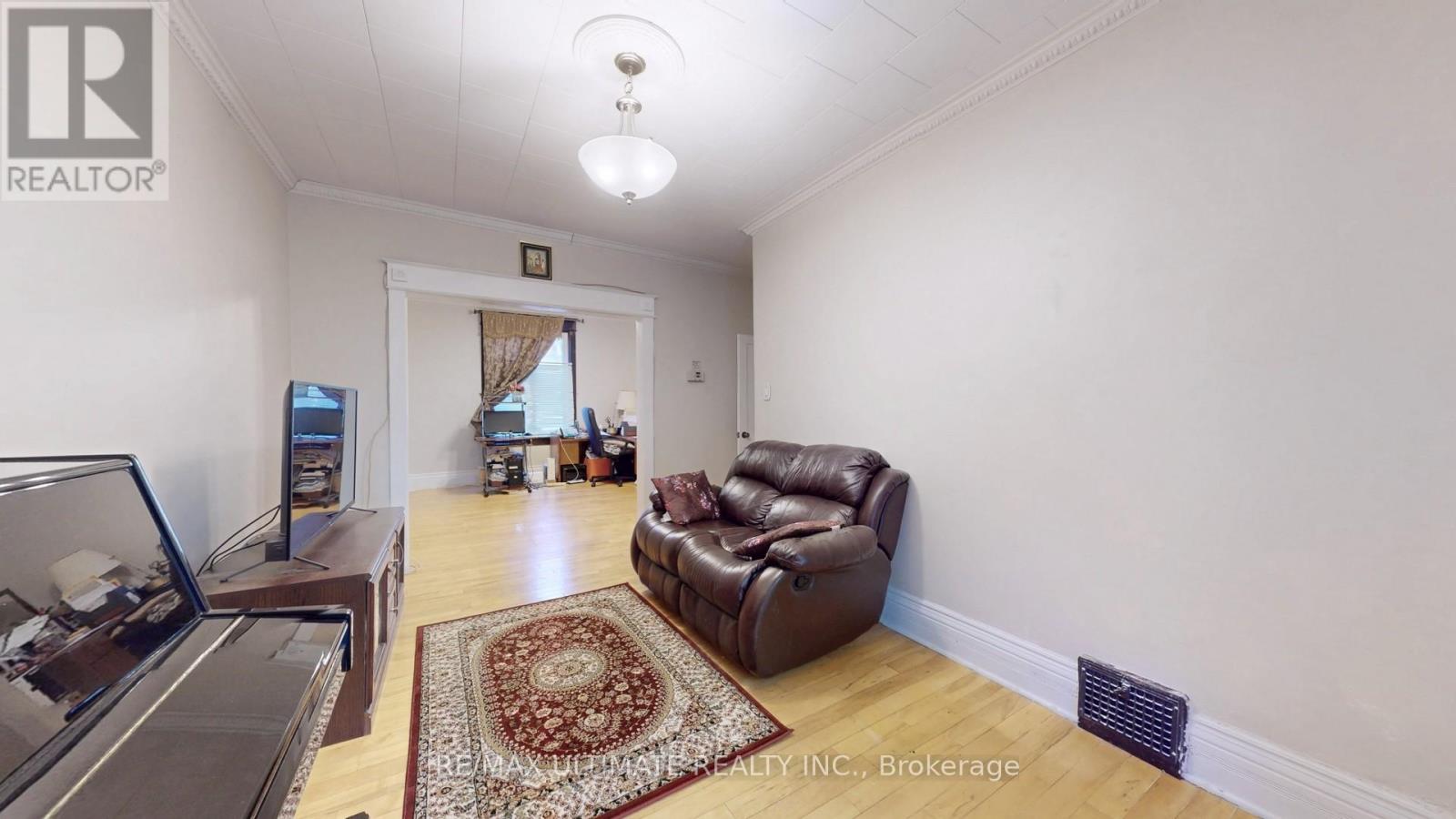 1299 Dundas Street E, Toronto, Ontario  M4M 1S5 - Photo 3 - E13229590